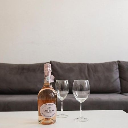 Apartment 10-Next Metro U3 Виена Екстериор снимка